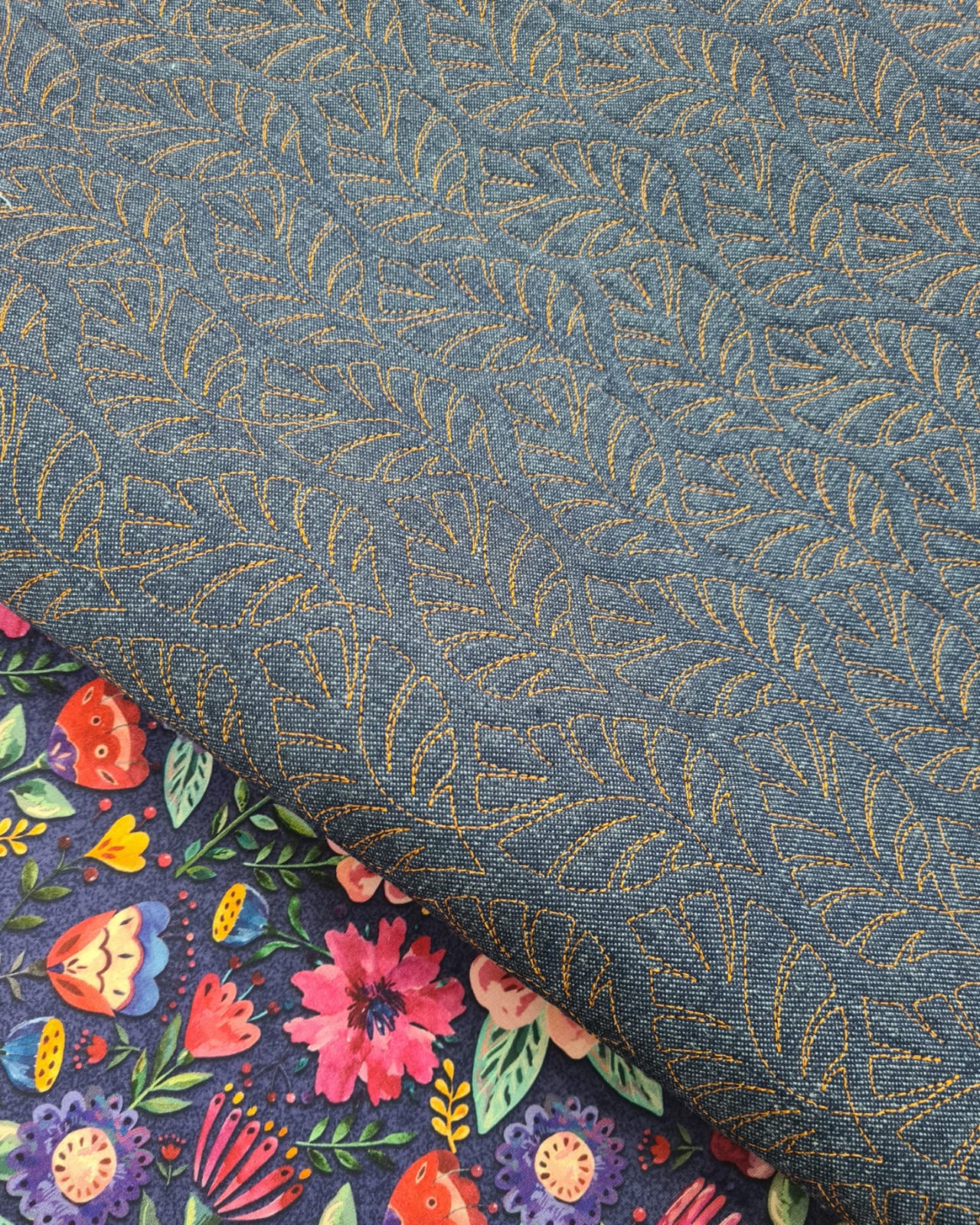 Jeans Matelassado Tradicional Costela de Adão Cor Caramelo (0,36 x 0,48)